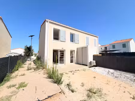 à vendre 84120 pertuis maison 4 pièces d'environ 88 m² avec jardin et stationnement
