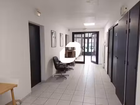 vente bureaux magny les hameaux 78114 250m²