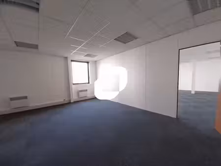 vente bureaux coignières 78310 69m²