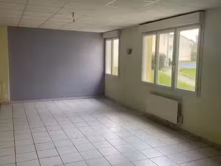 location appartement 3 pièces 85 m² à cosne-cours-sur-loire (58200)