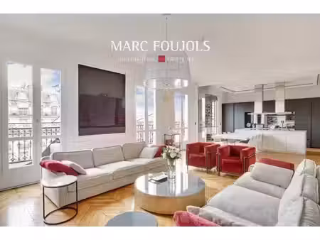 appartement de luxe à louer dans le quartier triangle d'or