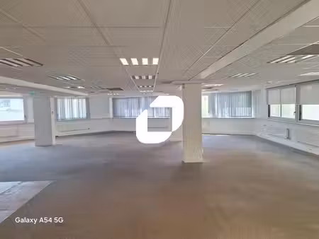 location bureaux issy les moulineaux 92130 177m²