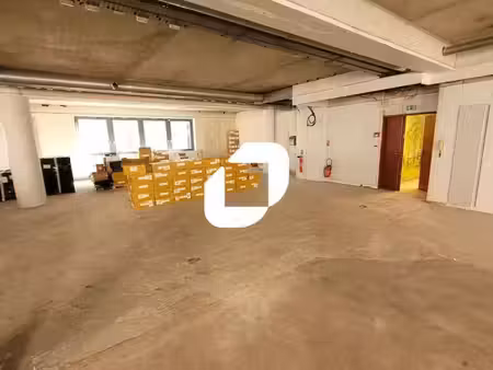 location bureaux 598m²