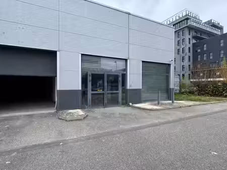 location commerce lorient 56100 300m²