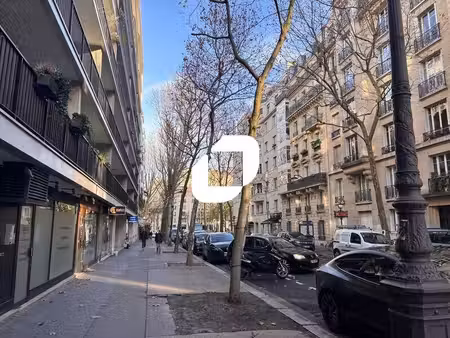 location commerce paris 75016 132m²