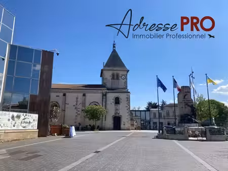 location commerce pessac 33600 97m²