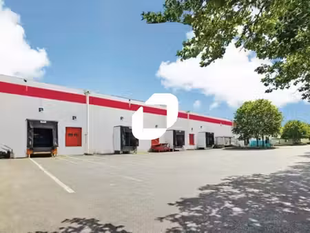 location entrepôt eragny 95610 5636m²