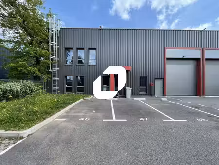 location local d’activités chassieu 69680 387m²