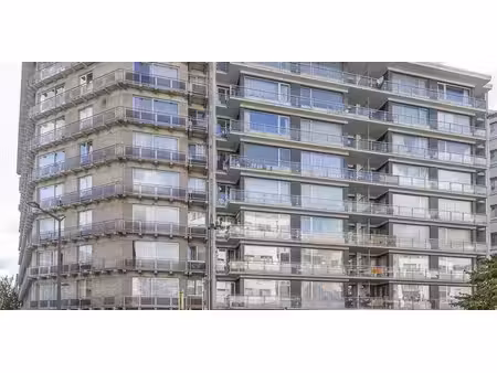 appartement 3 chambres avec terrasses et parking/garage.