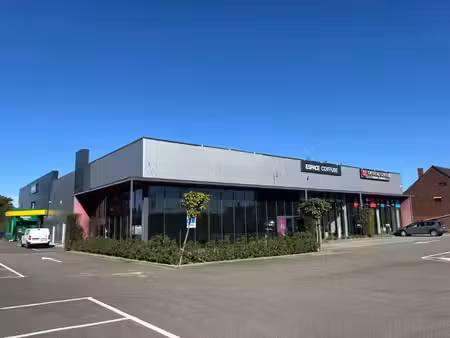 entrepôt/surface commerciale de 485 m² à louer