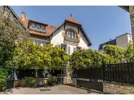 neuilly sur seine - voie privée full pasteur - maison en parfait état 5 chambres