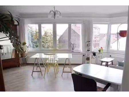 lumineux appartement 2 chambres-sans charges-place du miroir