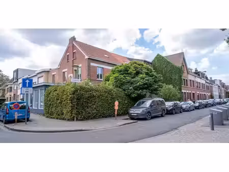 te renoveren woonhuis en handelspand met veel mogelijkheden!
