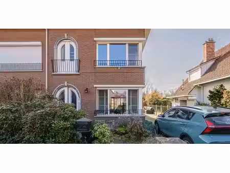 te renoveren woning met garage in mechelen-noord