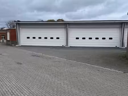 entrepôt avec bureaux à fort potentiel