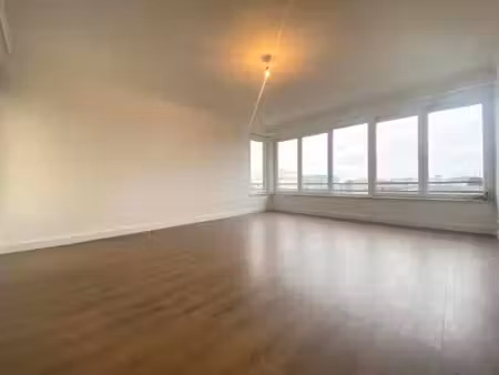 magnifique appartement deux chambres entièrement rénové