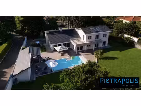 maison contemporaine à vendre dans le quartier versant sud