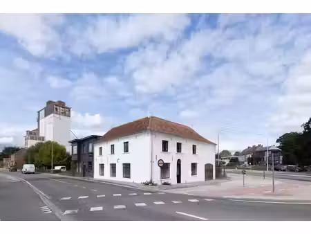 binnenkort te koop handelspand op zichtlocatie te lievegem.