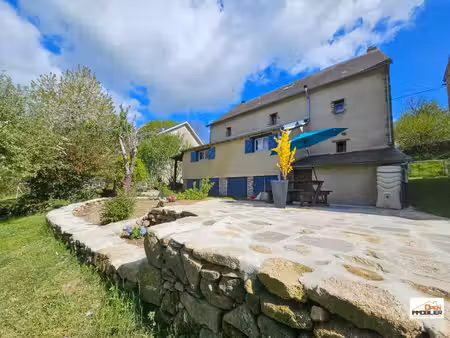 maison avec grange et terrasse et jardin