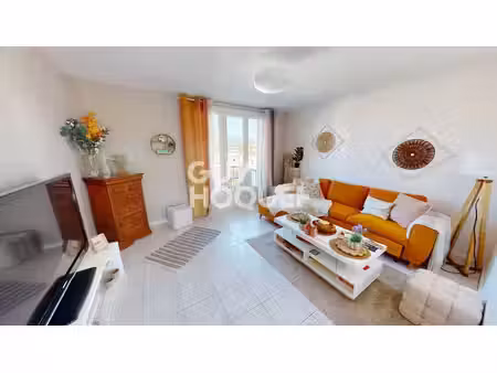 a vendre - appartement 3 pieces de 50 m² - cave - parking guilherand-granges 07500