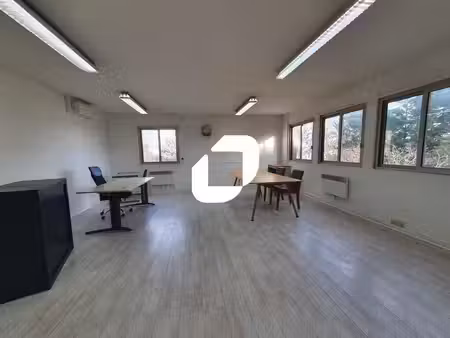 location bureaux neuilly sur marne 93330 30m² à 1612m²