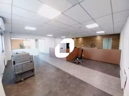 location local d’activités neuilly plaisance 93360 275m²