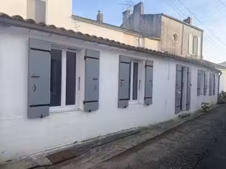 location maison meublé au château-d'oléron (17480) : à louer meublé / 50m² le château-d'ol