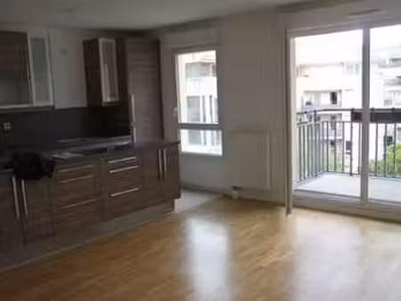 location appartement 4 pièces à cachan (94230) : à louer 4 pièces / 82m² cachan