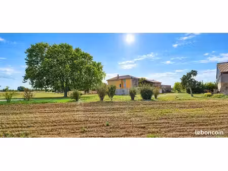 propriété 3 pièces 400 m²