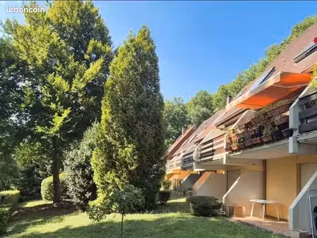 2 pièces  terrasse  cuisine équipée