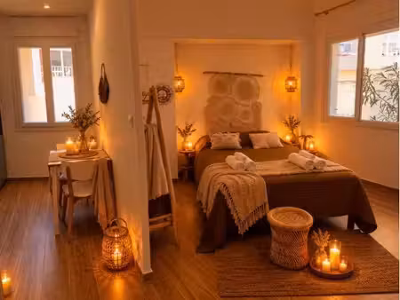 studio cocon sur le port de cassis