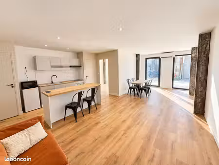 bel appartement t2 esprit loft + terrasse + climatisation + parking