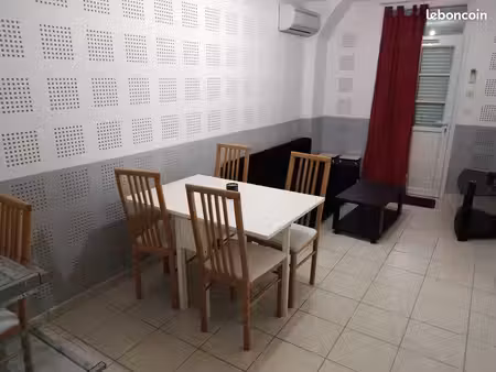 appartement 32m2 derrière mairie de moulins
