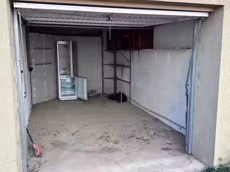 garage centre de ville proche salle rustic