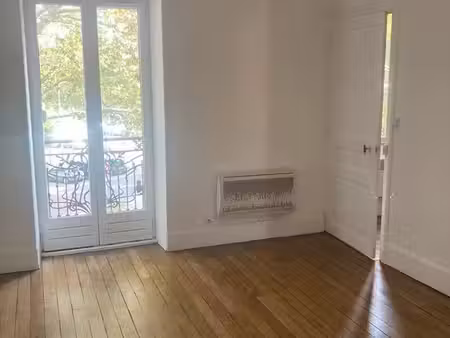 appartement t2 - quartier sainte marie/cathédrale saint vincent