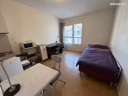 studio 1 pièce 17 m²