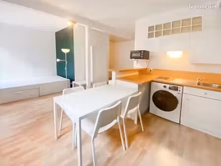 studio 1 pièce 28 m²