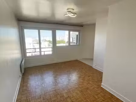 studio 1 pièce 29 m²