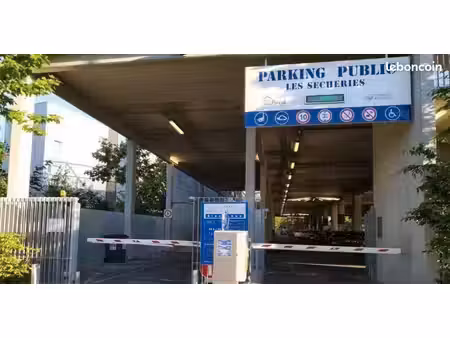 location place parking les secheries  bègles