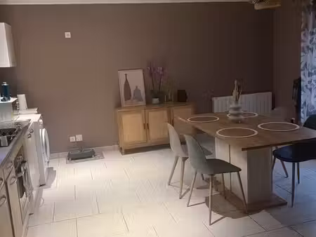 petite maison lumineuse à louer