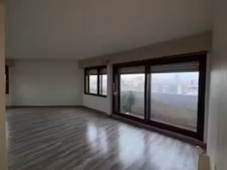 appartement 2 pièces 61 m²