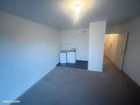 studio avec parking