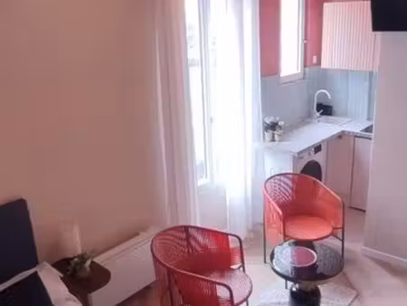 beau studio meublé 14m²