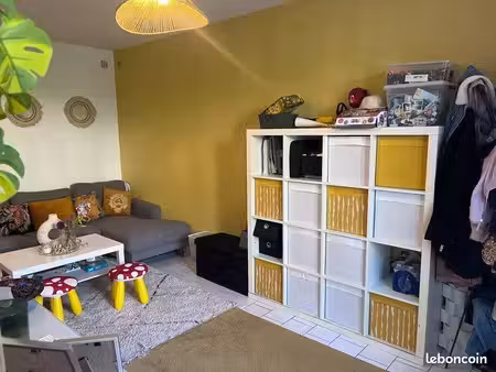 beau studio 29m² arrêt motte rouge