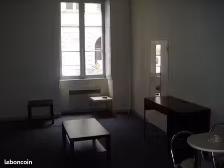 beau studio meublé 22m2 proche préfecture