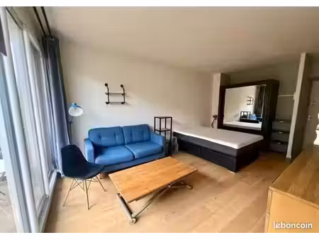 beau studio meublé 32m² tout confort avec balcon