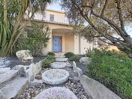 saint-palais-sur-mer - maison 137 m² au pied du marché et de la plage du bureau