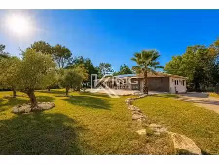 vente maison 5 pièces 325 m² trans-en-provence (83720)