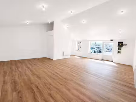location commerce 46 m² à saint-gilles-croix-de-vie (85800)