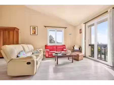 maison de 7 pièces de 200 m² à châteauneuf-de-gadagne